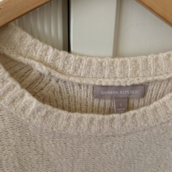 Banana Republic White Sweater - Size S - Picture 3 of 4